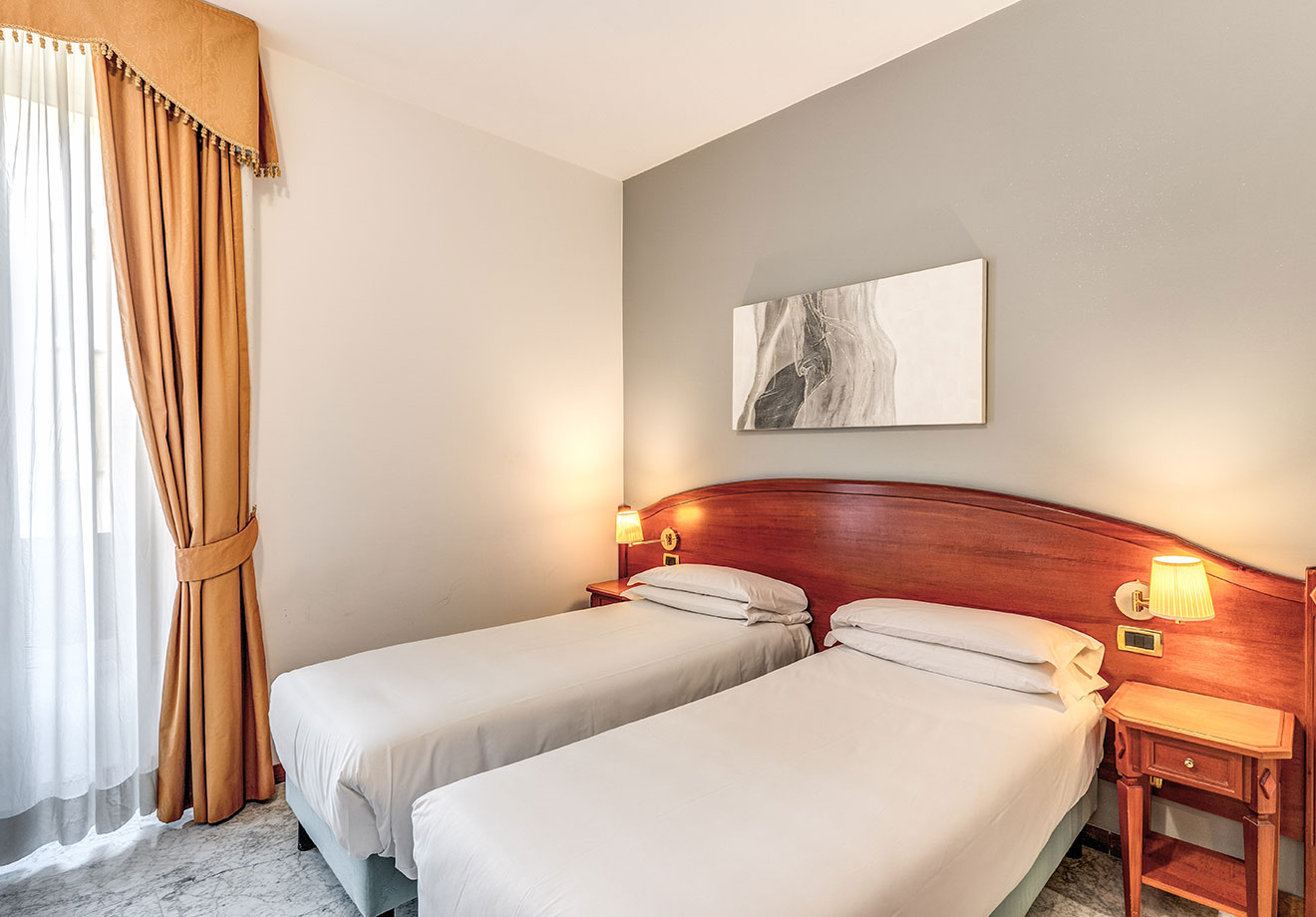 Triple  room in italy
