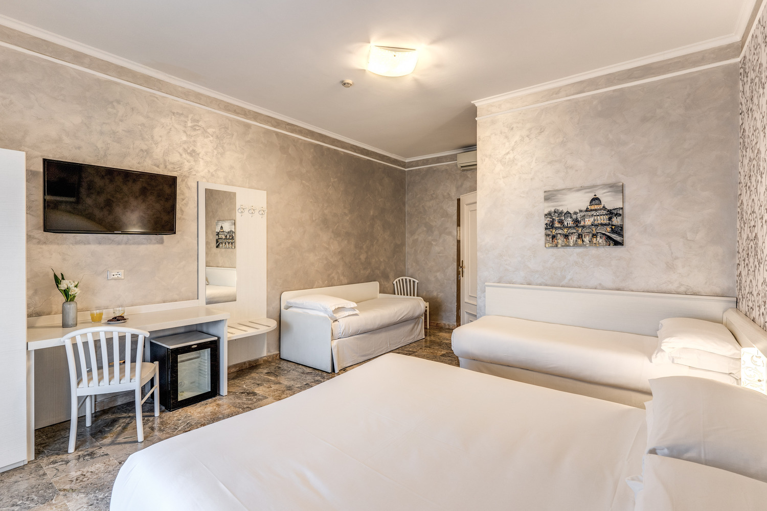 Quadruple Room  room in italy